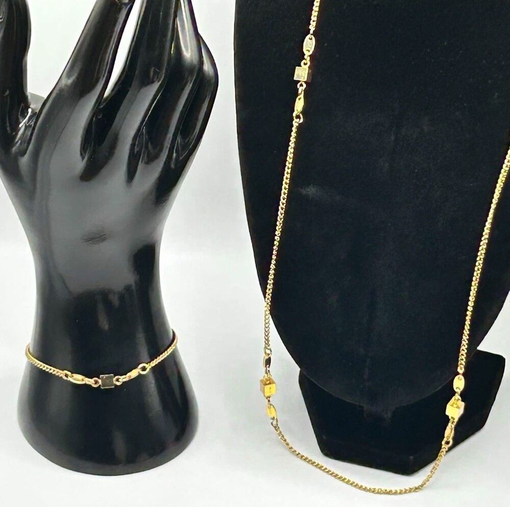 Vintage Gold Tone “Celebrity NY” Bracelet & Necklace Set